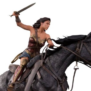 Wonder Woman On Horseback Deluxe