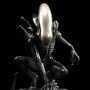 Alien Big Chap - crouching (Sideshow) (studio)