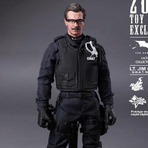 Lt. Jim Gordon S.W.A.T. Suit Version (Toy Fairs 2012) (studio)