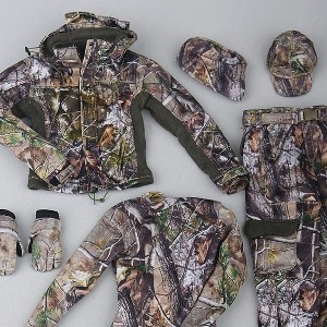 Realtree Camo Hunting Clothing Set 1 (studio)