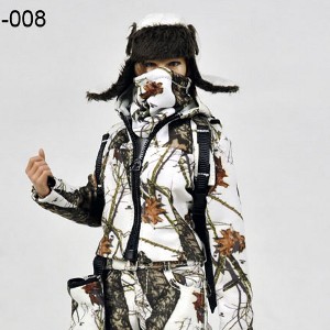 Winter Camouflage Suit (studio)