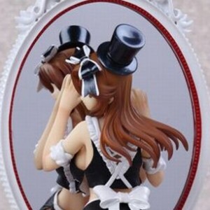 Alice in Mirror World Black Dress (studio)