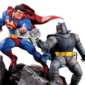 Batman Vs. Superman Mini (Derek Miller)