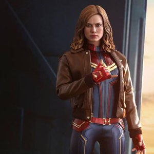 Captain Marvel Deluxe