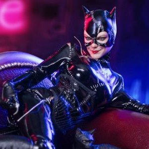 Catwoman Deluxe (Cat Lady)