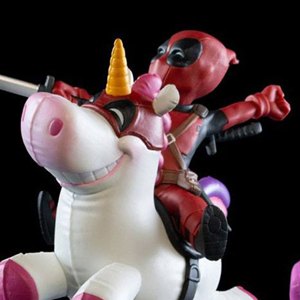 Deadpool x Unicorn Q-Fig Max Elite