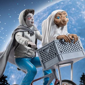 E.T. & Elliott Over Moon Toyllectible Treasures