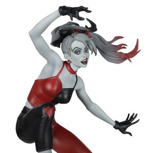Harley Quinn Red White Black (Ivan Tao)