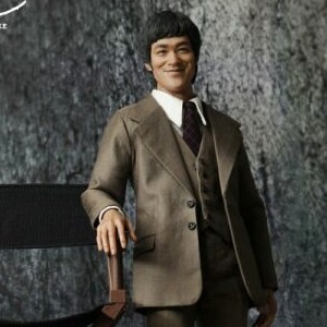 Bruce Lee In Suit (studio)