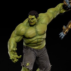 Hulk - Avengers Battle Scene Diorama