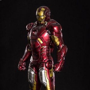 Iron Man MARK 7 Battle Damaged