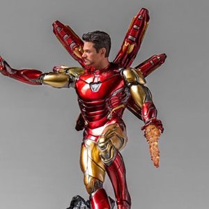 Iron Man MARK 85 Battle Diorama Deluxe