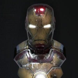 Iron Man MARK 42 Battle Damaged (studio)