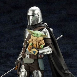 Mandalorian & Grogu With Beskar Staff