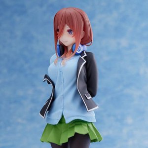 Miku Nakano School Uniform Renewal