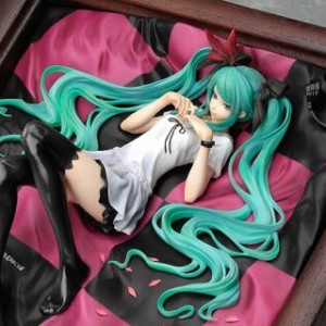 Miku Hatsune World Is Mine Brown Frame