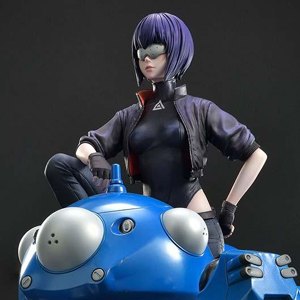 Motoko Kusanagi & Tachikoma Bonus Edition