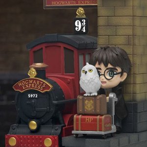 Platform 9 3/4 D-Stage Diorama