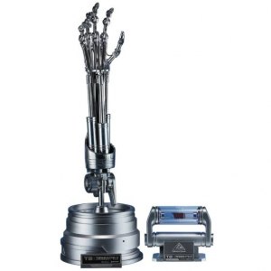 T-800 Endoskeleton Arm & Brain Chip Set