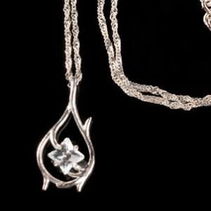 Tauriel's Pendant and Chain  (studio)