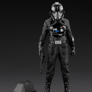 Tie Fighter Pilot Backstabber & Mouse Droid (Kotobukiya)