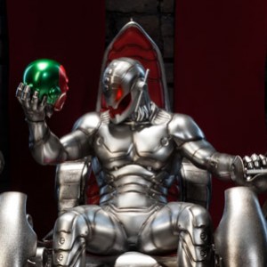 Ultron Classic On Throne (Sideshow) (studio)