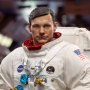 Neil Armstrong Deluxe