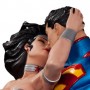 Superman And Wonder Woman Kiss (studio)