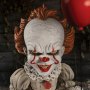 Stephen King's It 2017: Pennywise Mezco Designer Series Deluxe