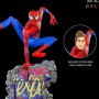 Spider-Man-Into The Spider-Verse: Peter B. Parker Battle Diorama Deluxe