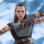 Rey Jedi Training