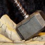 Thor Hammer Bookend (realita)